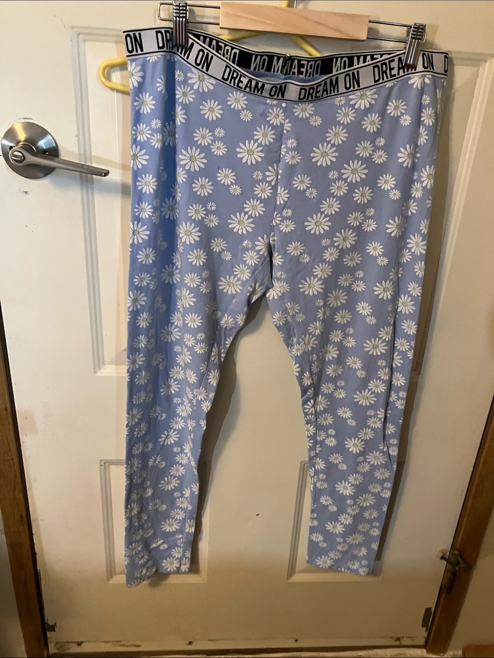 George Light Blue Daisy Print Leggings with 'DREAM ON' Waistband